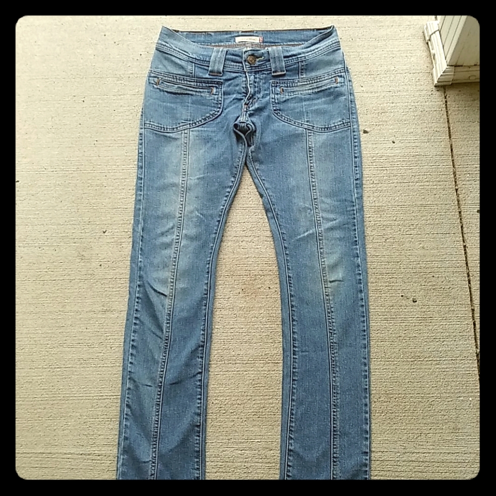 Womens jr. Levis size 7m